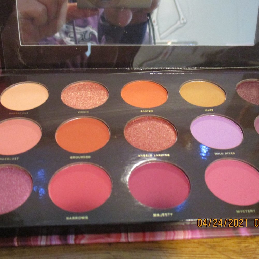 Makeup Set (Assorted Brands) - Picture 7 of 11